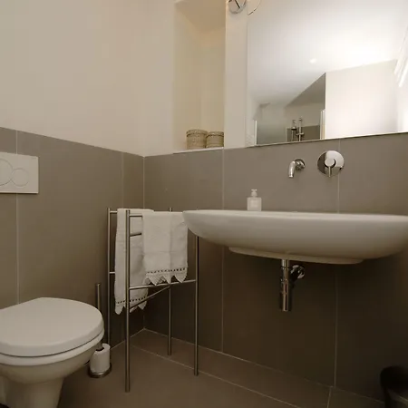 Residenza Cavour 3* 코모