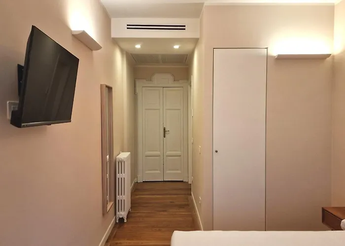 Konukevi Residenza Cavour Como